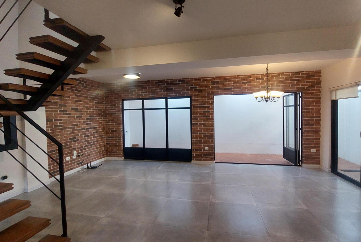 Casa en Venta en Ensenada en zona Privada muy cerca de los mejores centros comerciales