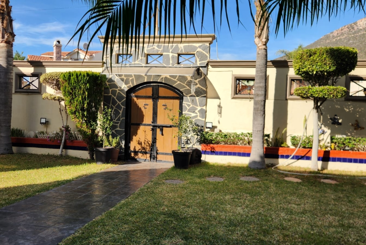 RESIDENCIA DE LUJ0 EN VENTA EN FRAACIONAMIENTO JUAN DIEGO RESIDENCIAL