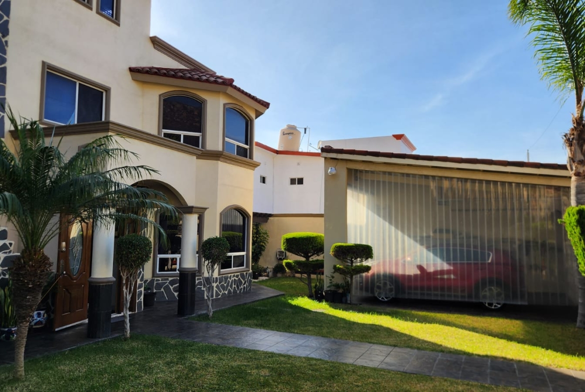 RESIDENCIA DE LUJ0 EN VENTA EN FRAACIONAMIENTO JUAN DIEGO RESIDENCIAL