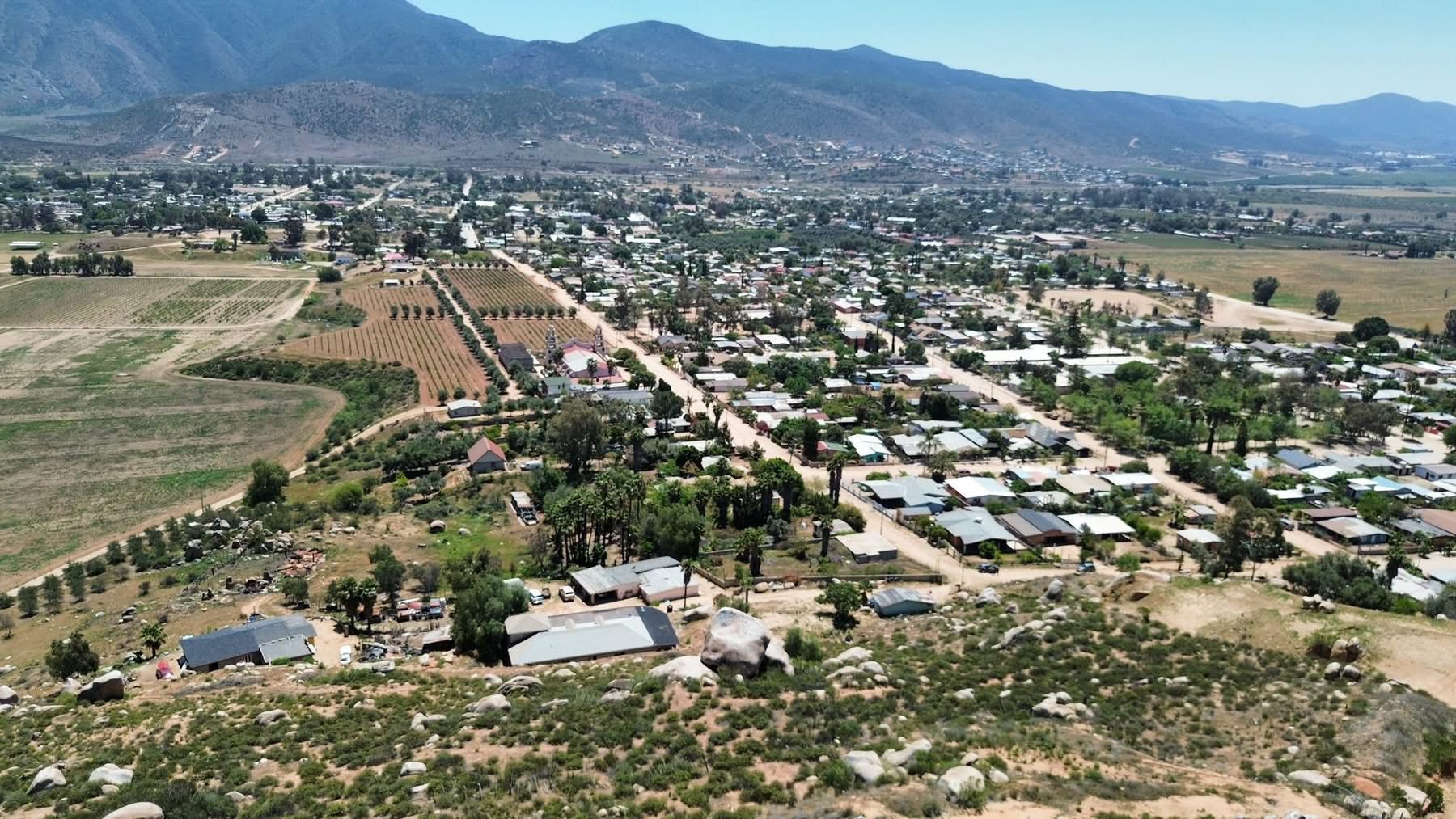 TERRENO EN VALLE DE GUADALUPE CON GRAN VISTA LISTO PARA ESCRITURAR Y FINANCIADO