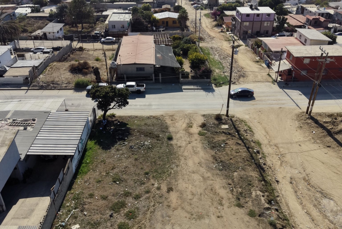 TERRENO EN VENTA EN GRANJAS EL GALLO