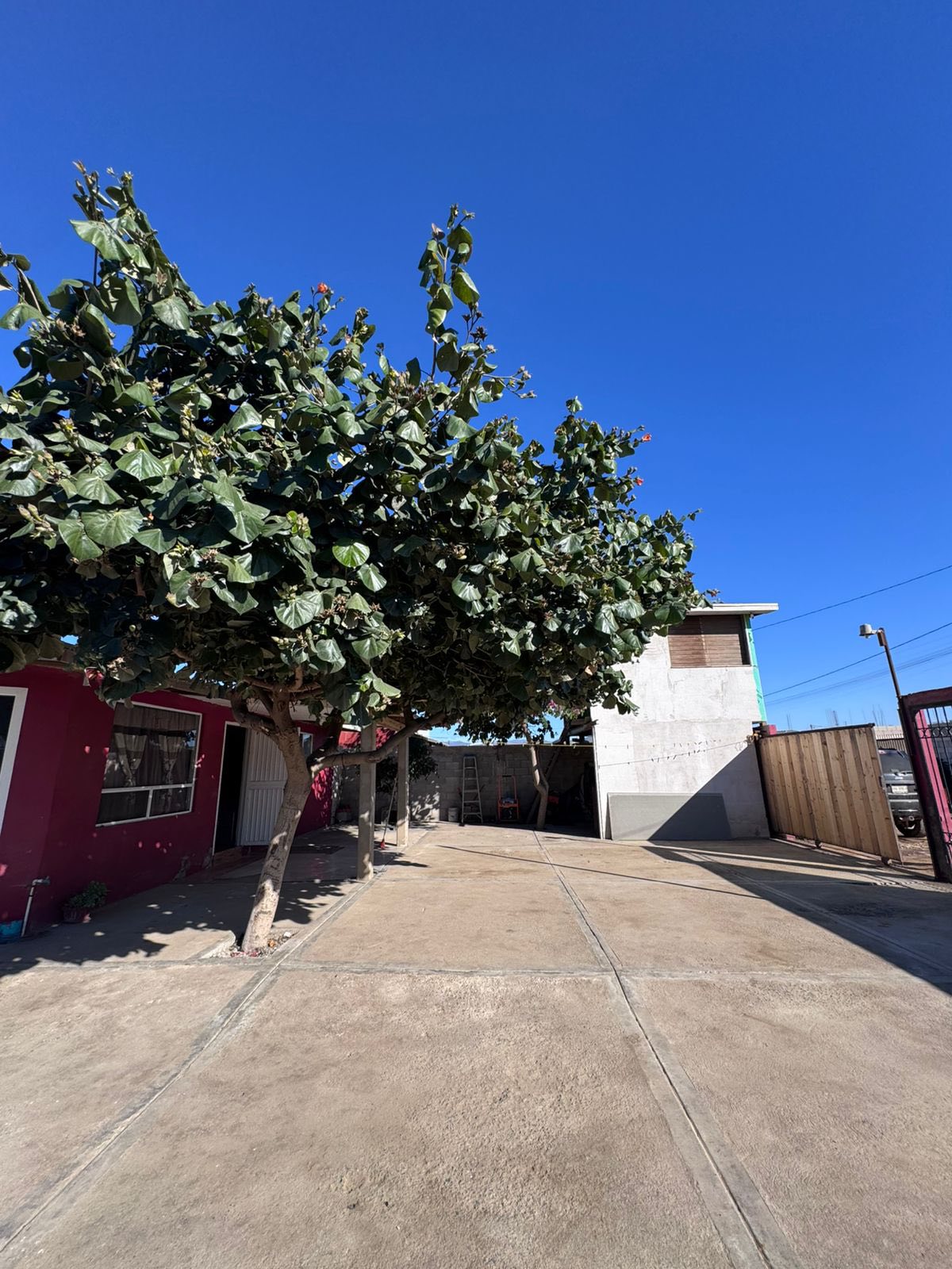 CASA EN VENTA EN MANEADERO PARTE BAJA