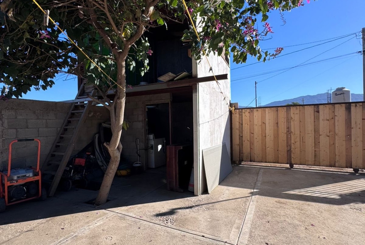 CASA EN VENTA EN MANEADERO PARTE BAJA
