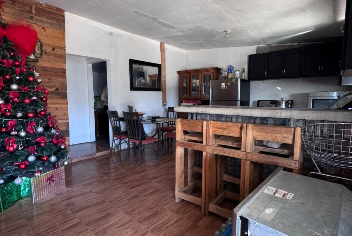 CASA EN VENTA EN MANEADERO PARTE BAJA