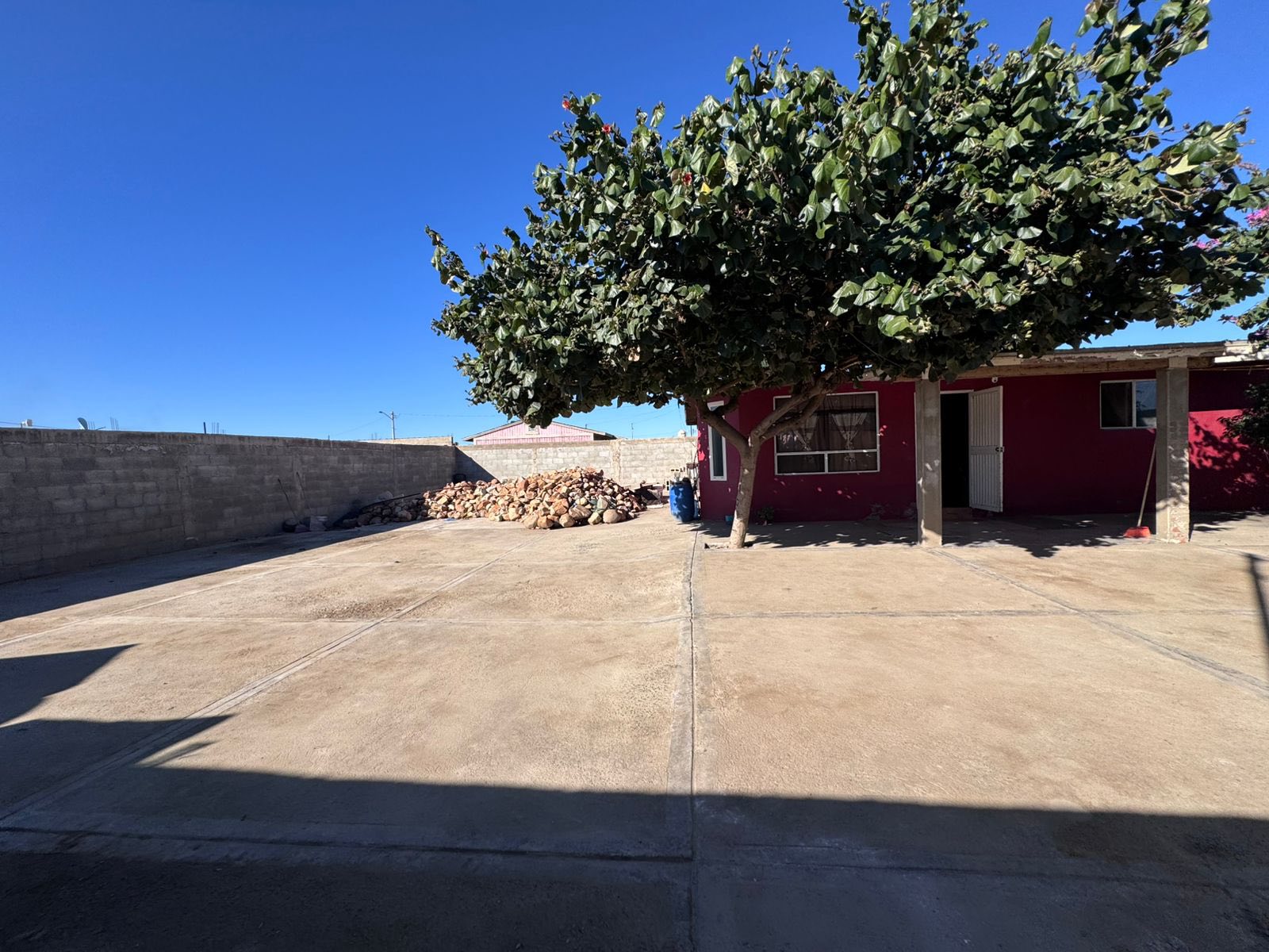 CASA EN VENTA EN MANEADERO PARTE BAJA