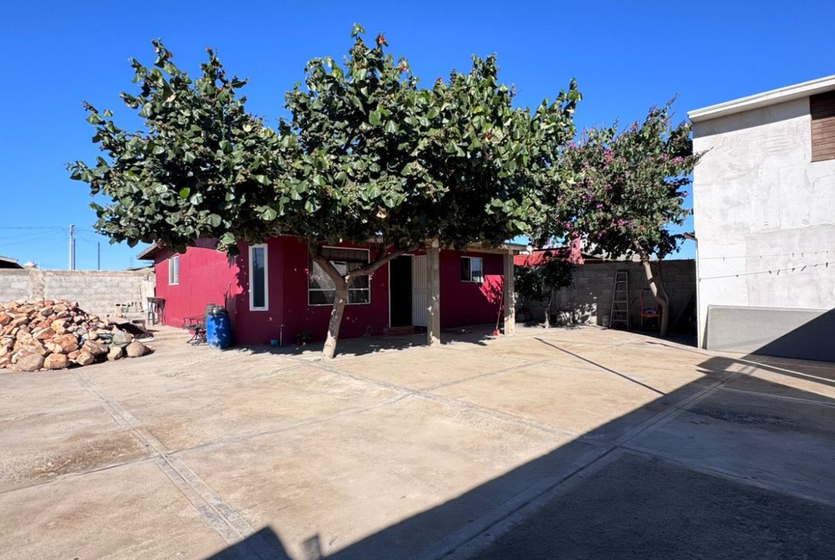 CASA EN VENTA EN MANEADERO PARTE BAJA