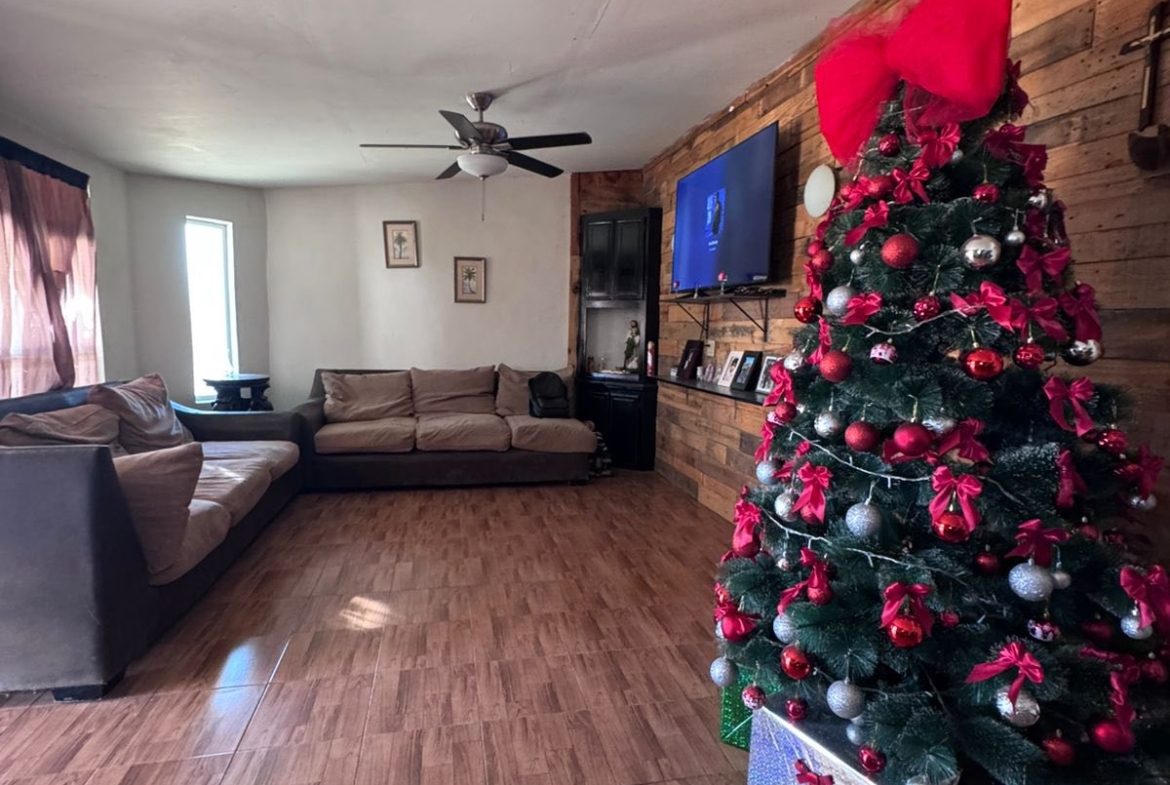 CASA EN VENTA EN MANEADERO PARTE BAJA
