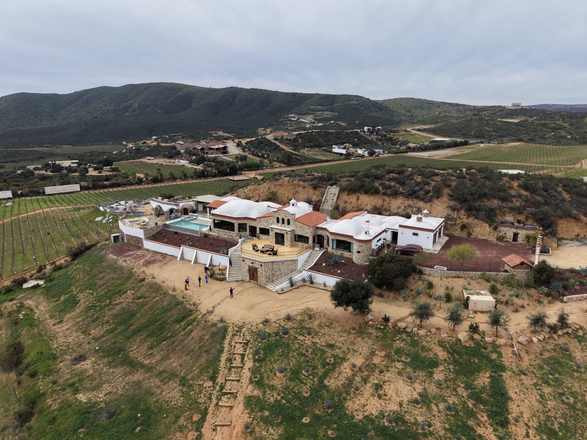 616167004_4196577400584869_8775384294089109129_n HACIENDA EN VENTA / VALLE DE GUADALUPE