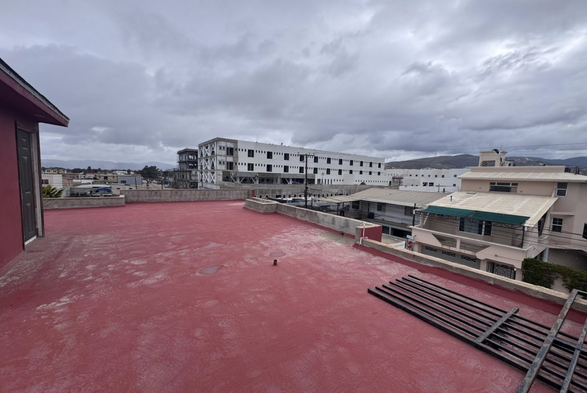 AMPLIA CASAEN VENTA EN ESQUINA DEL IMSS