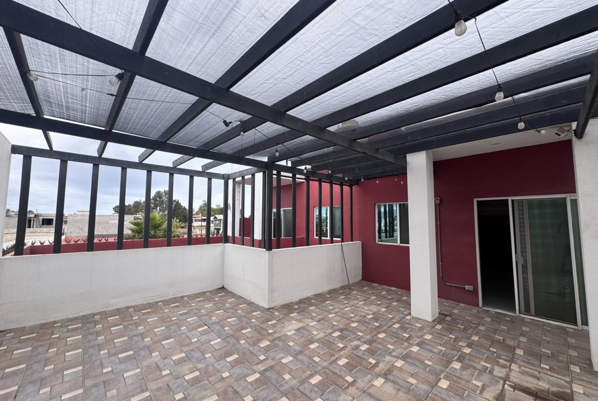 AMPLIA CASAEN VENTA EN ESQUINA DEL IMSS