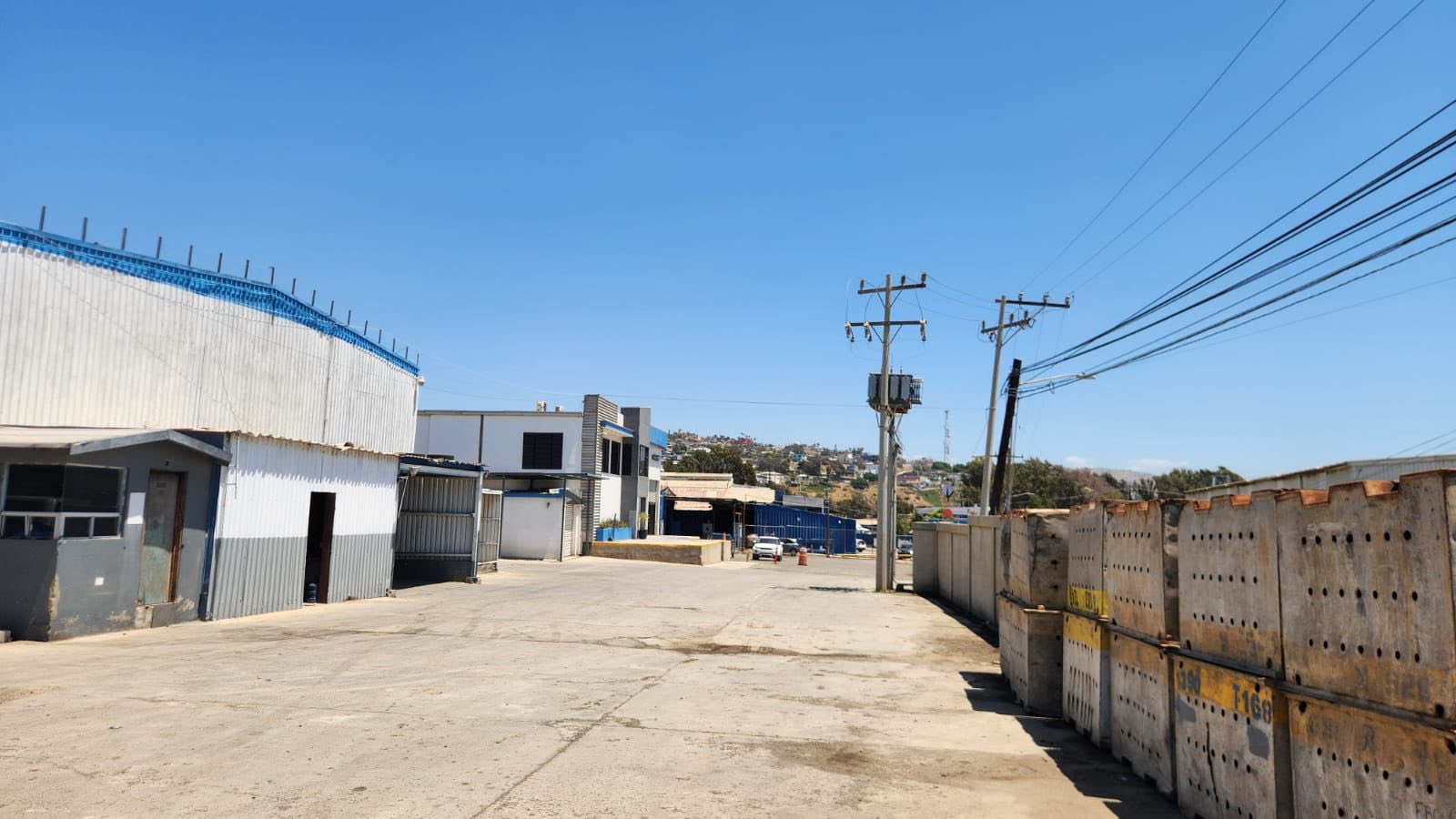 BODEGA INDUSTRIAL EN RENTA EN SAUZAL