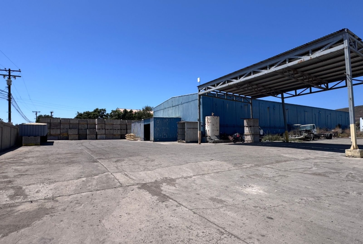 BODEGA INDUSTRIAL EN RENTA EN SAUZAL