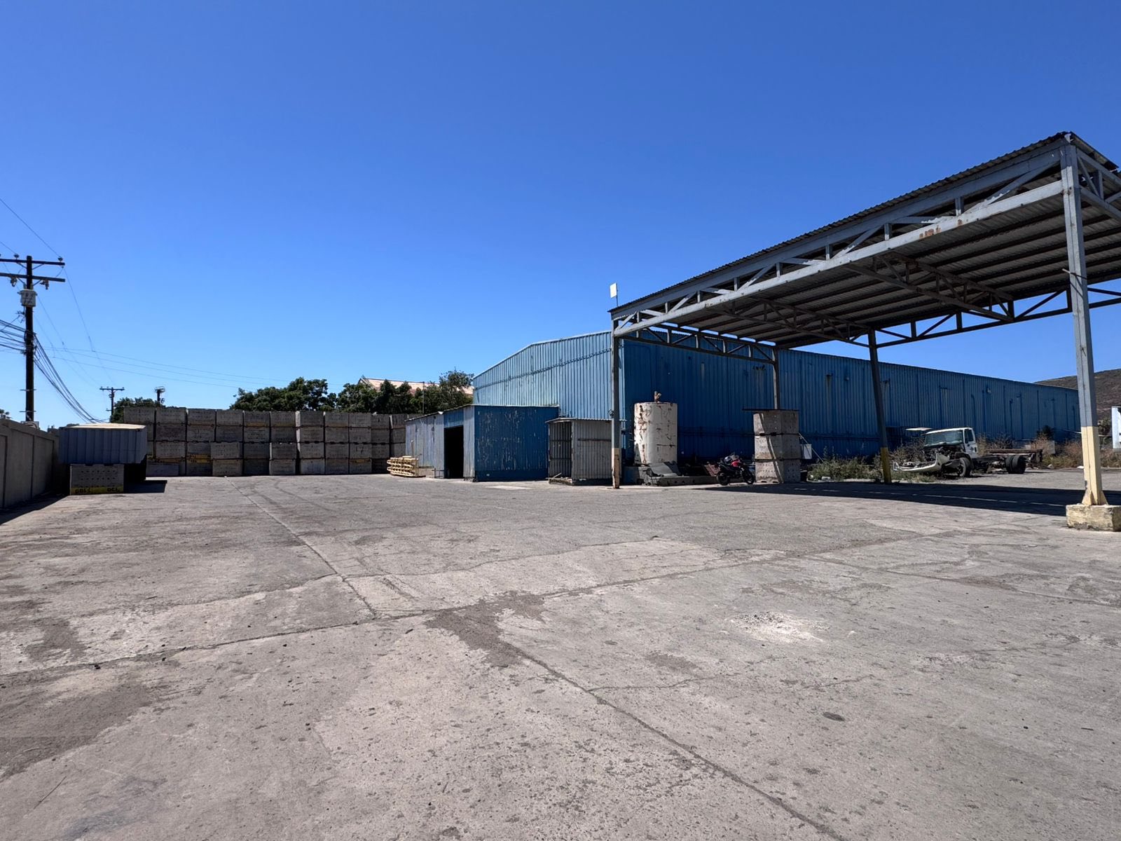BODEGA INDUSTRIAL EN RENTA EN SAUZAL