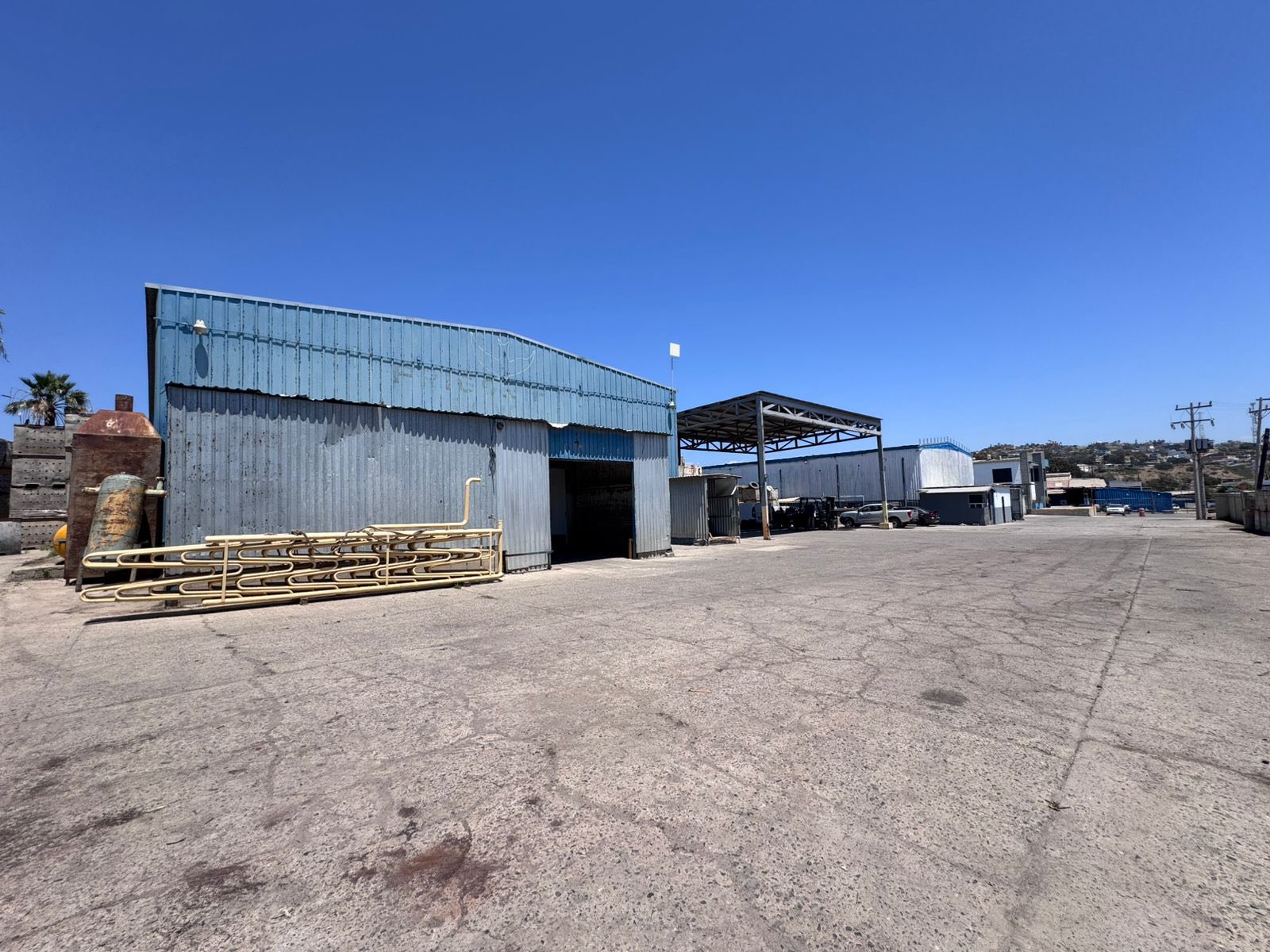 BODEGA INDUSTRIAL EN RENTA EN SAUZAL